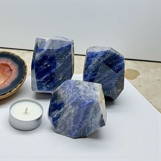 Sodalite Free Forms \ Deep Visions & Insights