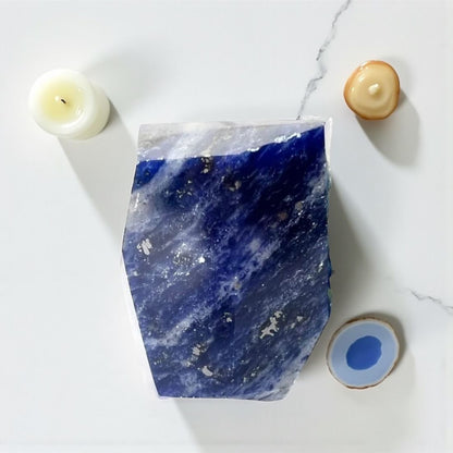 Sodalite Free Forms \ Deep Visions & Insights